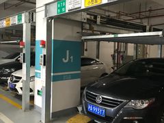 -虹桥天地-停车场