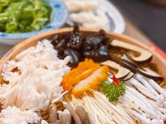 -尚尚仙·酸汤猪手·猪肚鸡火锅(华联万柳购物中心店)