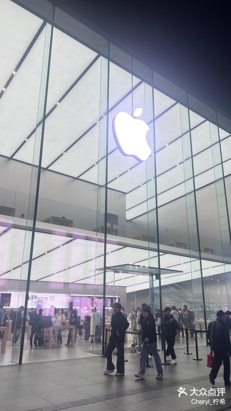 3月13日 1:31 关注 杭州龙翔桥|iphone15pro96 杭州龙翔桥处的苹果