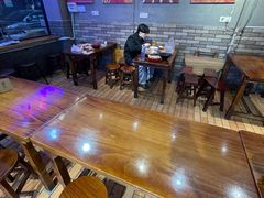 -爆炸头阿姨小四川正宗川味小吃(无任何分店)