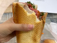 -Bánh Mì Huynh Hoa