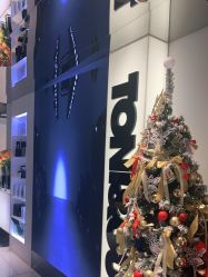 -TONI&GUY