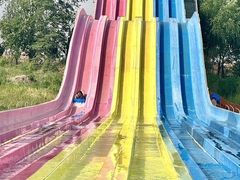 -黄河谷马拉湾海浪浴场