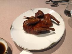 脆皮乳鸽-荣轩(新荣记环球金融中心店)