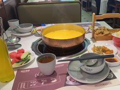 -洪氏嗨捞·广东猪肚鸡·椰子鸡火锅(西咸万象城店)