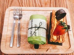 榴槤蛋糕卷-Common Table · Brunch & Coffee