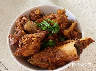 耗时但不难做的东北名菜「酱大骨」