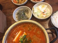 金枪鱼辣白菜汤-金北顺大锅家(신사본점)
