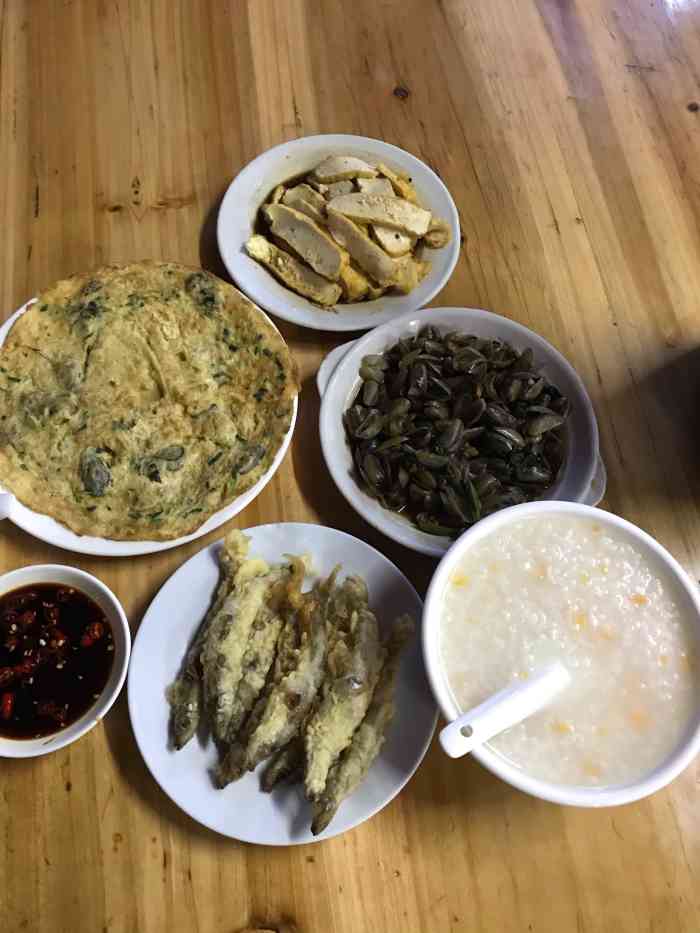 潮汕番薯粥-"说实话,虽然环境有点小,但是这快餐的菜还.