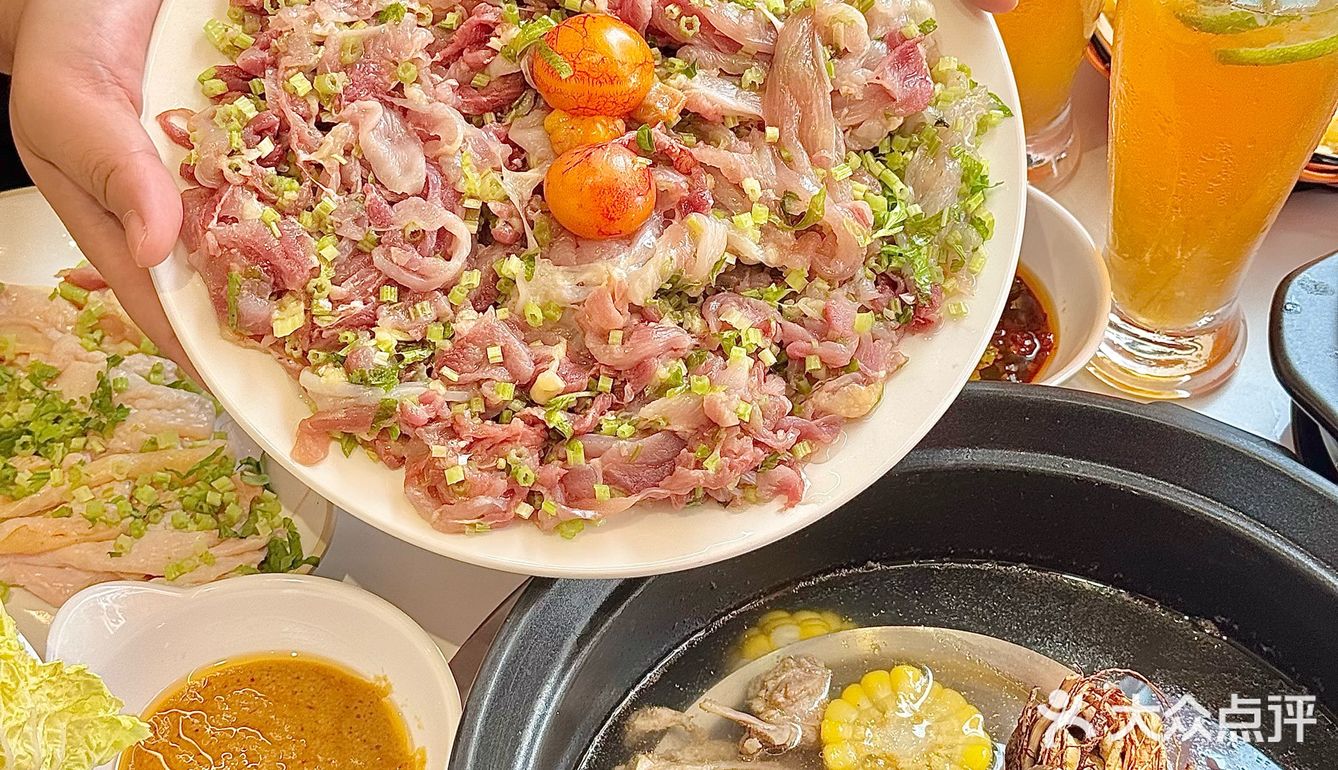 不开玩笑！在汕头吃到了很惊艳的鸡煲…