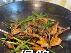 香茅炒鸽锅-一煲鸽