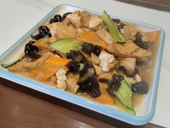 -三江源美食城