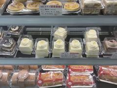 -红宝石·鲜奶小方·海派西点房(南丹店)