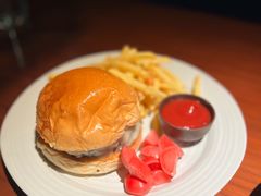 熟成牛肉汉堡-MAGPIE喜鹊派餐厅(华侨城店)