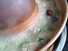 -果松木炭酸菜铜火锅·外婆参鸡汤