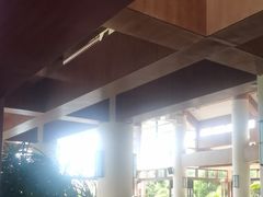 -亚龙湾喜来登·美景台大堂吧