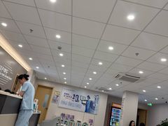 -上海大学附属上海和平眼科医院