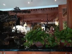 -八府香鸭·啫啫煲(华山路店)