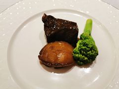 文火澳洲小牛肉配五头鲜鲍-Yan Ting 宴庭中餐厅(上海静安瑞吉酒店)