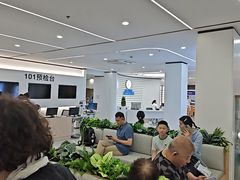 -上海大学附属上海和平眼科医院