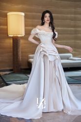 -Renee芮亦婚纱(原丽莎)
