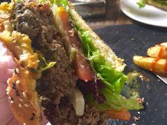 -HIGH FIVE哈福手工汉堡(桂林路店)