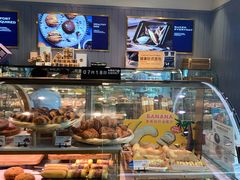面包甜点陈列柜-巴黎贝甜(华堂新辰汇店)