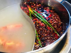 鸳鸯锅-赞花婆鲜兔辣卤火锅