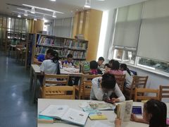 内景-南山图书馆(常兴路店)