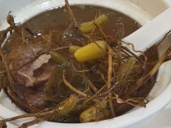 青橄榄炖龙骨汤-陆记鹅庄·潮汕菜·狮头鹅(大仟里店)