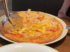 培根鸡肉双拼披萨-萨莉亚意式餐厅(杭州滨江天街店)