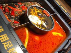 -老牌坊云南鱼豆花火锅(哈西万达店)
