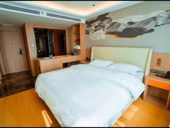 -爱舍海岸酒店(香港中路五四广场店)