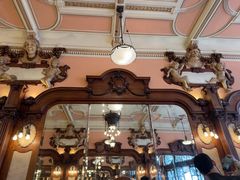 -Majestic Café