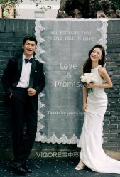 -雪中彩影婚纱摄影·微光艺术中心