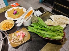 -宽板凳老灶火锅(台湾街店)