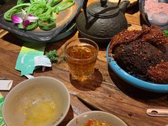 -老牌坊云南鱼豆花火锅(爱建店)