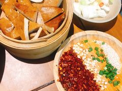 -白乐天毛肚火锅馆(解放碑店)