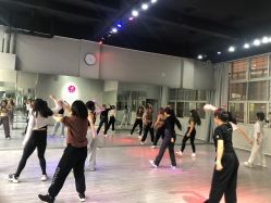 -星秀丽模特T台·舞蹈师资培训中心