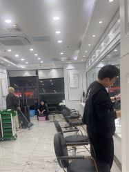 -镁连社·美联社