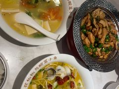 -渝是乎酸菜鱼·川渝小炒(新世界百货望京店)