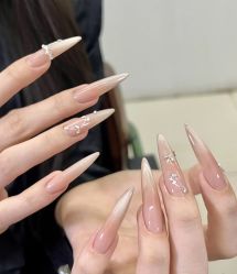 -晨·艺美甲美睫