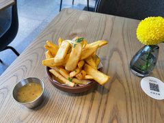 炸薯条配蜂蜜芥末酱-gaga(深圳南山益田假日广场店)