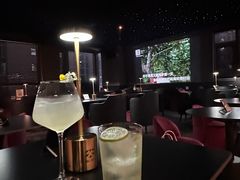 -Mx.cocktail bar