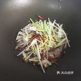 夏日必做家常小炒之榨菜丝炒胡萝卜丝