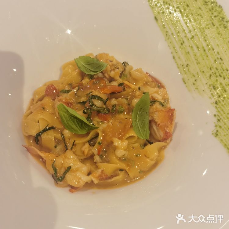 感受一下米其林餐厅的餐点魅力,服务真的是没的说了~