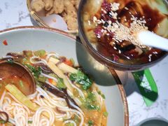 -百春原湖南牛肉粉(百联世纪店)