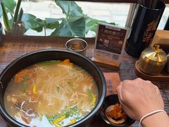 -银米·云南传统过桥米线(双廊黑金冠店)