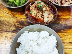 -董哥山城碗碗香(美专校街店)