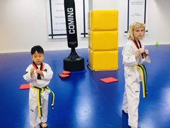 -金载勋跆拳道场(玲东花园店)